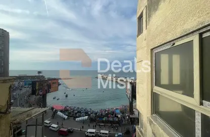 Apartment - 2 Bedrooms - 2 Bathrooms for sale in Al Geish Road - Glim - Hay Sharq - Alexandria