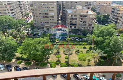 Apartment - 4 Bedrooms - 3 Bathrooms for sale in Makram Ebeid St. - 6th Zone - Nasr City - Cairo