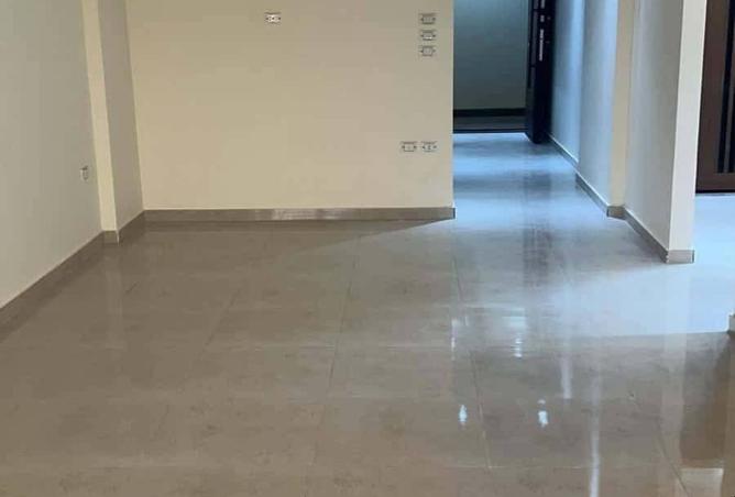 8093100 - Property Image 2