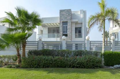 Villa - 5 Bedrooms - 5 Bathrooms for sale in New Giza - Cairo Alexandria Desert Road - 6 October City - Giza