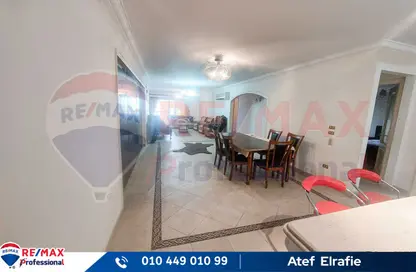 Apartment - 3 Bedrooms - 2 Bathrooms for rent in Abdelhamid Al Abady St. - Bolkly - Hay Sharq - Alexandria