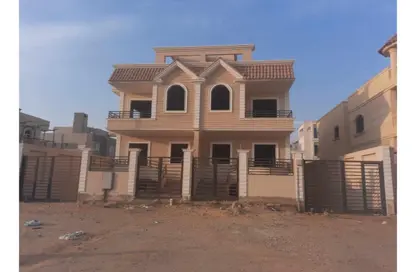 منزل مزدوج - 5 غرف نوم - 4 حمامات للبيع في شارع البستان - الحي التاسع - الشيخ زايد - الجيزة
