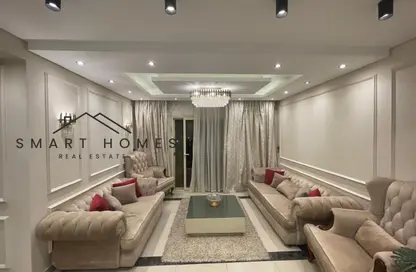 شقة - 3 غرف نوم - 2 حمامات للبيع في المستثمر الصغير - الحي العاشر - الشيخ زايد - الجيزة