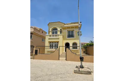Villa - 4 Bedrooms - 4 Bathrooms for sale in Hyde Park - 5th Settlement Compounds - The 5th Settlement - New Cairo City - Cairo