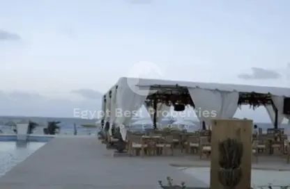 منزل مزدوج - 5 غرف نوم - 5 حمامات للبيع في نايا باي - راس الحكمة - الساحل الشمالي