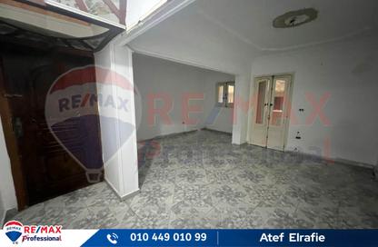 Apartment - 3 Bedrooms - 1 Bathroom for rent in Mostafa Abou Heif St. - Saba Basha - Hay Sharq - Alexandria