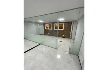 طابق كامل - استوديو - 2 حمامات للايجار في حى اسكان الجامعه الامريكية - كمبوندات التجمع الخامس - التجمع الخامس - مدينة القاهرة الجديدة - القاهرة