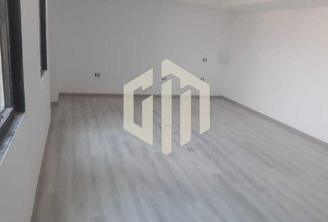 8092255 - Property Image 2