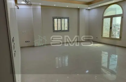 شقة - 3 غرف نوم - 2 حمامات للايجار في شارع دكتور احمد عكاشة - البنفسج 6 - البنفسج - مدينة القاهرة الجديدة - القاهرة