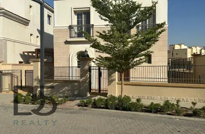 Villa - 3 Bedrooms - 5 Bathrooms for sale in Street Of Dreams - Uptown Cairo - Mokattam - Cairo