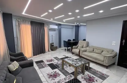 شقة - 3 غرف نوم - 2 حمامات للايجار في شارع مكرم عبيد - المنطقة السادسة - مدينة نصر - القاهرة