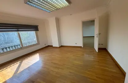 طابق كامل - استوديو - 3 حمامات للايجار في سرايات المعادي - حي المعادي - القاهرة