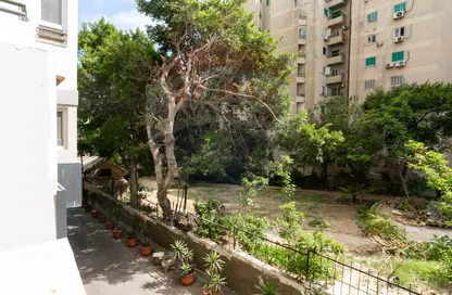 شقة - 4 غرف نوم - 3 حمامات للايجار في سابا باشا - حي شرق - الاسكندرية