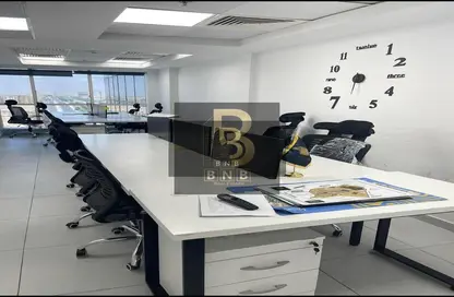 مساحات مكتبية - استوديو - 2 حمامات للايجار في بيزنس بلاس - شارع التسعين الشمالي - التجمع الخامس - مدينة القاهرة الجديدة - القاهرة
