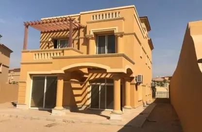 فيلا - 4 غرف نوم - 4 حمامات للبيع في رويال ميدوز - كمبوندات الشيخ زايد - الشيخ زايد - الجيزة