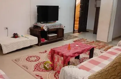 Apartment - 3 Bedrooms - 1 Bathroom for sale in Street 25 - 1st District - Sheikh Zayed City - Giza