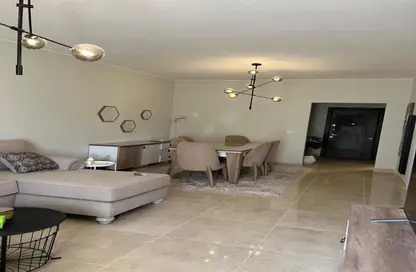 شقة - 2 غرف نوم - 1 حمام للايجار في مون ريزيدنس - فيفث سكوير - التجمع الخامس - مدينة القاهرة الجديدة - القاهرة