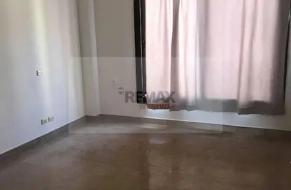 شقة - 2 غرف نوم - 2 حمامات للايجار في 6 ويست - بيفرلي هيلز - كمبوندات الشيخ زايد - الشيخ زايد - الجيزة