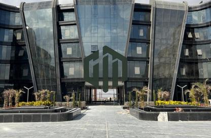 طابق كامل - استوديو - 4 حمامات للايجار في جولدن جيت - شارع التسعين الجنوبي - التجمع الخامس - مدينة القاهرة الجديدة - القاهرة