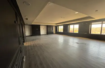 Office Space - Studio - 4 Bathrooms for rent in One Ninety Mall - South Teseen St. - The 5th Settlement - New Cairo City - Cairo