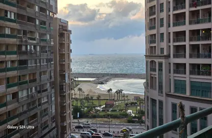 شقة - 3 غرف نوم - 4 حمامات للبيع في سان ستيفانو - حي شرق - الاسكندرية