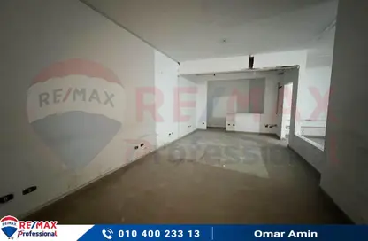 محل تجاري - استوديو - 2 حمامات للايجار في شارع الفريق اسماعيل سرهنك - لوران - حي شرق - الاسكندرية