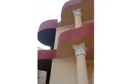 تاون هاوس - 4 غرف نوم - 2 حمامات للبيع في مدينة العبور - القليوبية