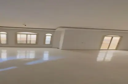 Apartment - 3 Bedrooms - 2 Bathrooms for sale in Mostashareen - North Investors Area - New Cairo City - Cairo