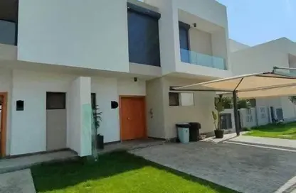 فيلا - 5 غرف نوم - 6 حمامات للبيع في جولف فيوز - طريق مصر اسكندرية الصحراوي - مدينة 6 أكتوبر - الجيزة