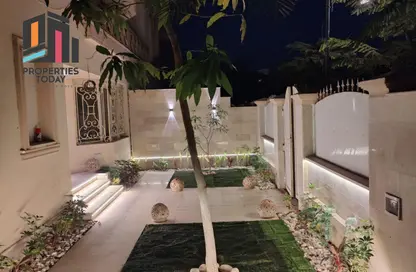 Villa - 5 Bedrooms - 4 Bathrooms for rent in Greens - 6th District - Sheikh Zayed City - Giza