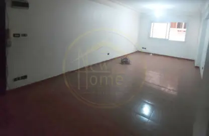 Apartment - 3 Bedrooms - 1 Bathroom for sale in Ahmed Basha Turk St. - Fleming - Hay Sharq - Alexandria