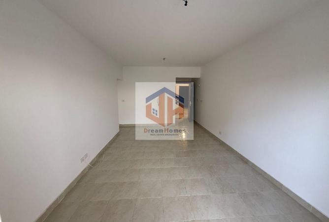 8433012 - Property Image 2