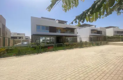 Villa - 6 Bedrooms - 5 Bathrooms for sale in Swan Lake West - 6 October Compounds - 6 October City - Giza