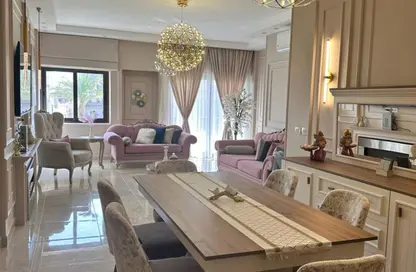 Apartment - 3 Bedrooms - 2 Bathrooms for sale in Fifth Square - The 5th Settlement - New Cairo City - Cairo