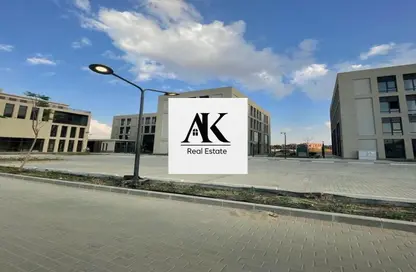 بناية كاملة - استوديو - 6 حمامات للبيع في ديستريكت 5 - كمبوندات التجمع الخامس - التجمع الخامس - مدينة القاهرة الجديدة - القاهرة