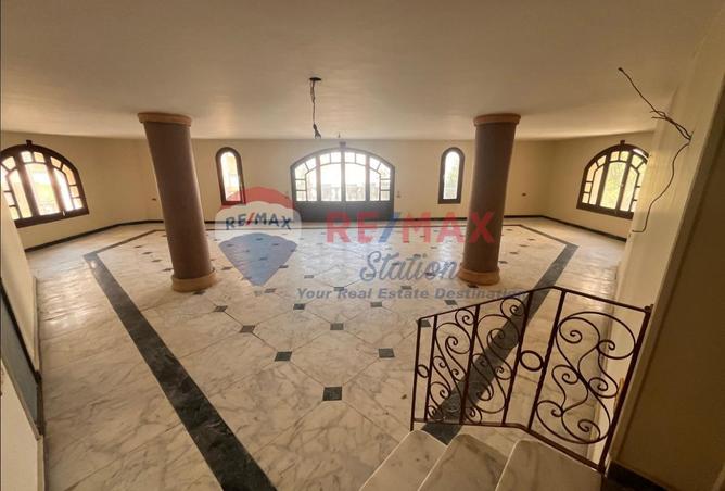 8175610 - Property Image 2