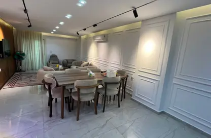 شقة - 3 غرف نوم - 3 حمامات للبيع في شارع غزه - المهندسين - الجيزة