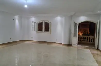 Duplex - 5 Bedrooms - 4 Bathrooms for rent in Area G - Ganoob El Acadimia - New Cairo City - Cairo