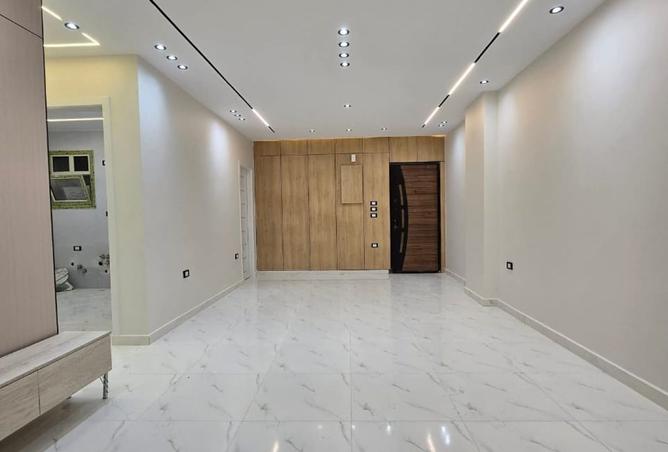8081504 - Property Image 2