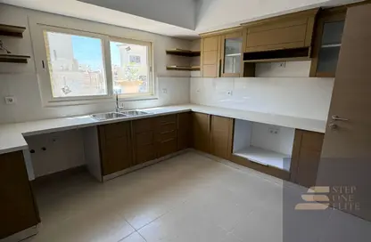 Apartment - 2 Bedrooms - 2 Bathrooms for sale in Taj City - 5th Settlement Compounds - The 5th Settlement - New Cairo City - Cairo