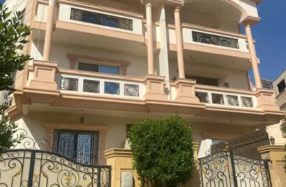 شقة - 3 غرف نوم - 2 حمامات للبيع في شارع البستان - الحي التاسع - الشيخ زايد - الجيزة