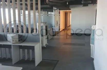 طابق كامل - استوديو - 2 حمامات للايجار في مول ساوث جيت - شارع التسعين الجنوبي - التجمع الخامس - مدينة القاهرة الجديدة - القاهرة