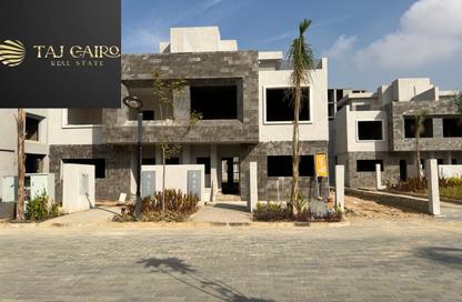 Villa - 4 Bedrooms - 4 Bathrooms for sale in Sun Capital - Fayoum Desert road - 6 October City - Giza