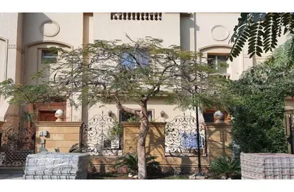 تاون هاوس - 3 غرف نوم - 3 حمامات للبيع في رويال فالي - محور 26 يوليو - مدينة 6 أكتوبر - الجيزة