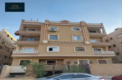 شقة - 3 غرف نوم - 2 حمامات للبيع في المنطقة السابعة - مدينة الشروق - القاهرة