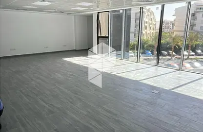Office Space - Studio - 2 Bathrooms for rent in Hyde Park Business District Mall - South Teseen St. - The 5th Settlement - New Cairo City - Cairo