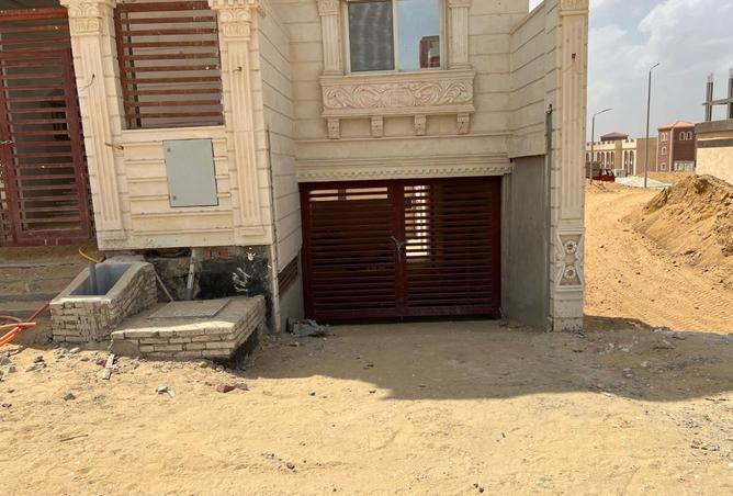 8081555 - Property Image 3