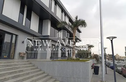 Retail - Studio - 1 Bathroom for rent in The 1st Settlement - New Cairo City - Cairo