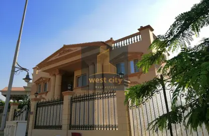 Villa - 7 Bedrooms - 7 Bathrooms for sale in Royal City - Sheikh Zayed Compounds - Sheikh Zayed City - Giza