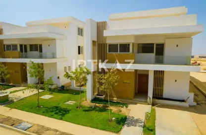 Townhouse - 3 Bedrooms - 4 Bathrooms for sale in Mountain View iCity - 5th Settlement Compounds - The 5th Settlement - New Cairo City - Cairo